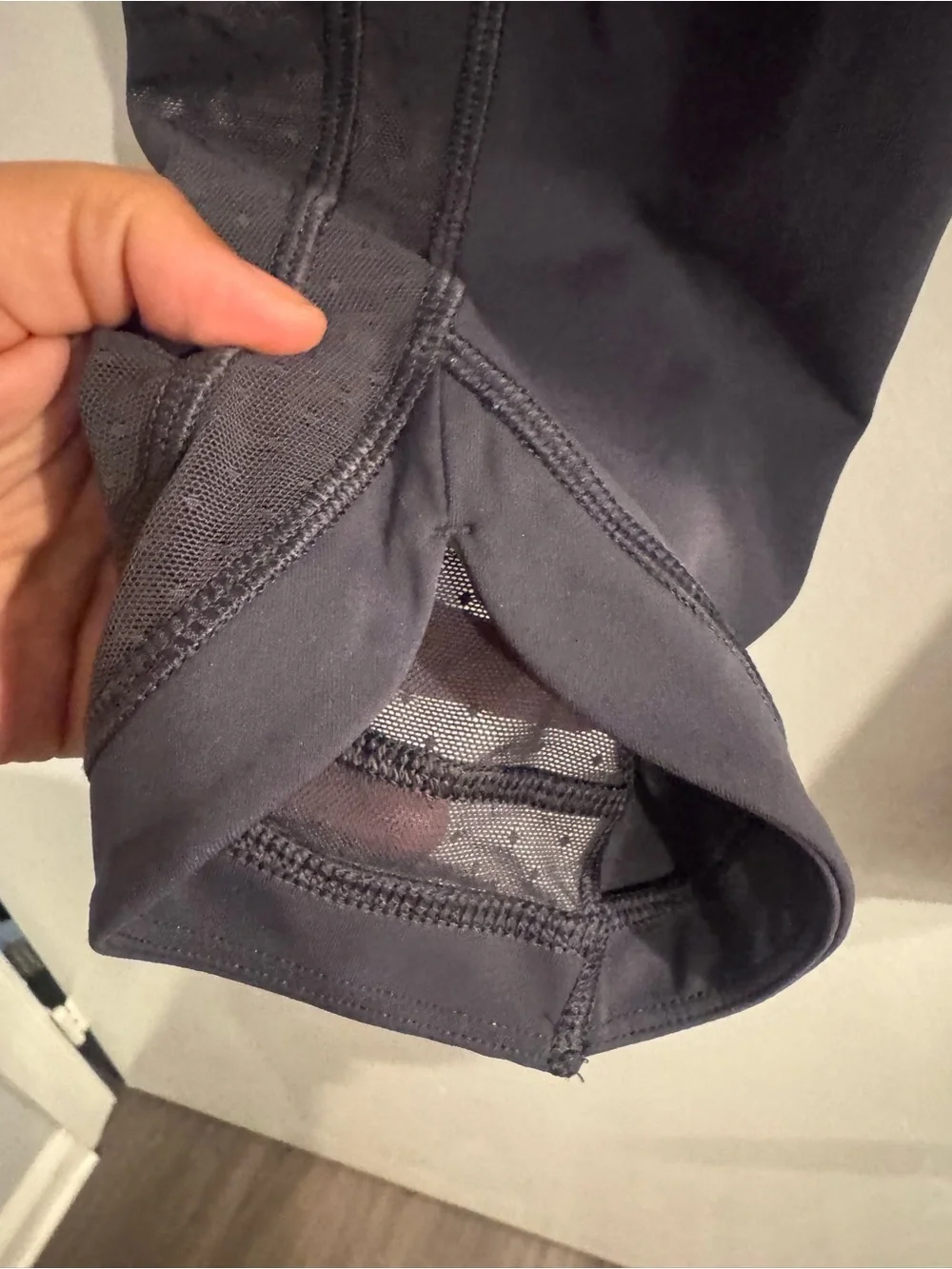 lululemon Athletica Gray High Rise Mesh Polka Dot Pocket Leggings Size 6